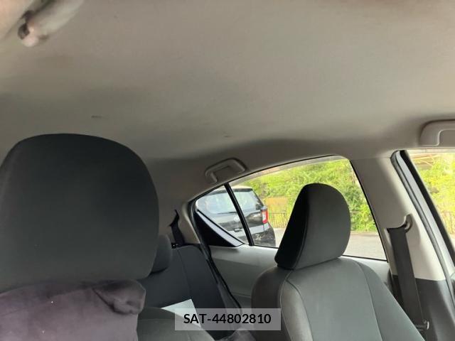 Toyota AQUA 2012-02 8371432-12