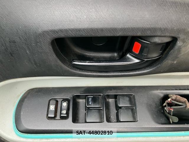 Toyota AQUA 2012-02 8371432-16