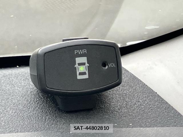 Toyota AQUA 2012-02 8371432-18