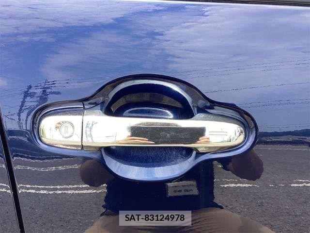 Toyota AQUA 2016-12 8371422-15