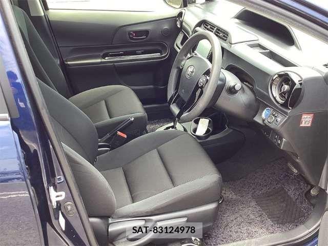 Toyota AQUA 2016-12 8371422-19