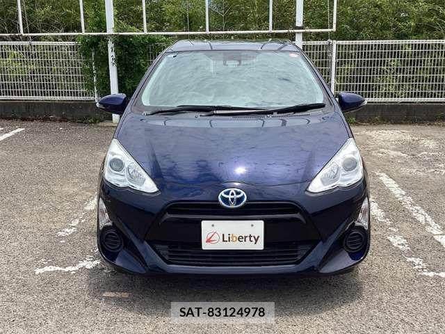 Toyota AQUA 2016-12 8371422-6