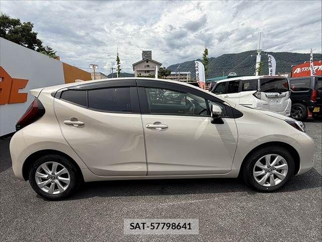 Toyota AQUA 2021-01 8371419-11