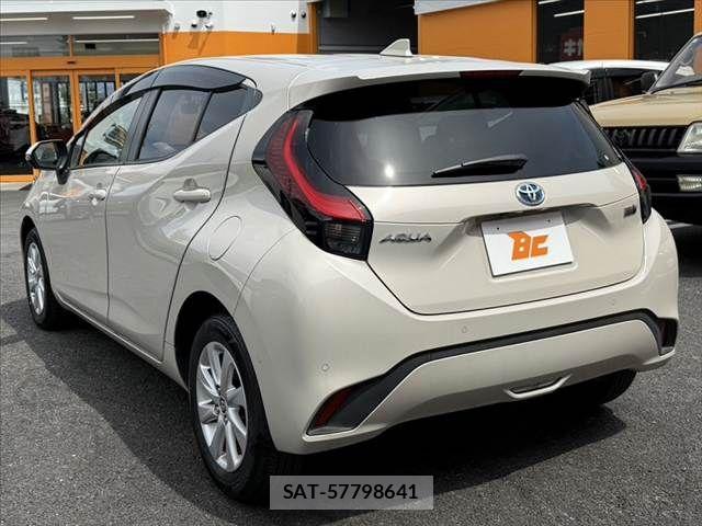 Toyota AQUA 2021-01 8371419-12