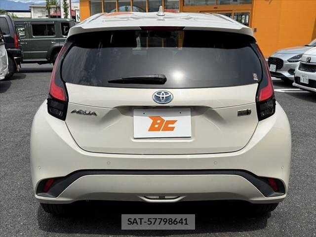 Toyota AQUA 2021-01 8371419-13