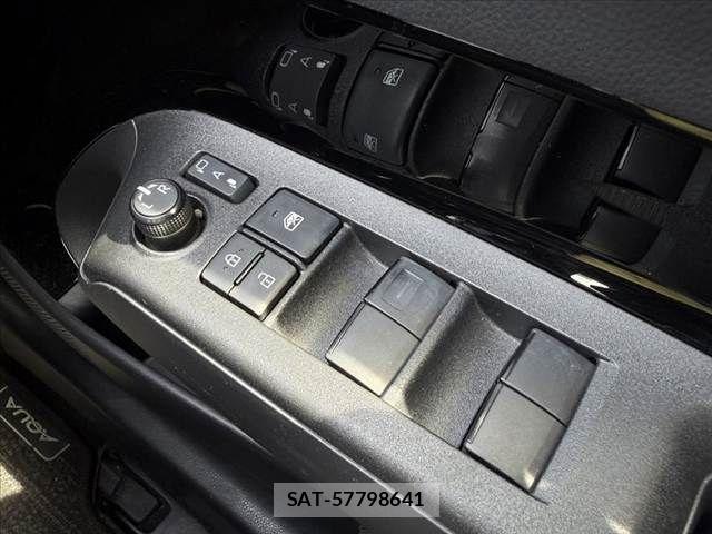 Toyota AQUA 2021-01 8371419-20
