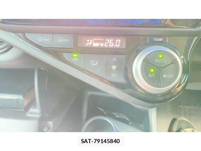 Toyota AQUA 2017-03 8371424-17