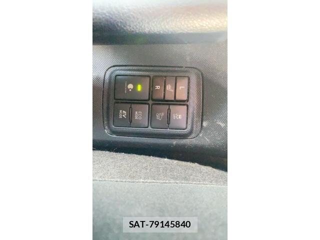 Toyota AQUA 2017-03 8371424-21