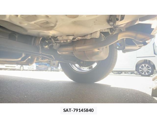 Toyota AQUA 2017-03 8371424-3