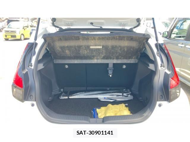 Toyota AQUA 2022-11 8371418-13