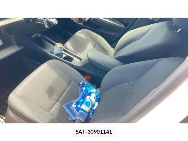 Toyota AQUA 2022-11 8371418-16