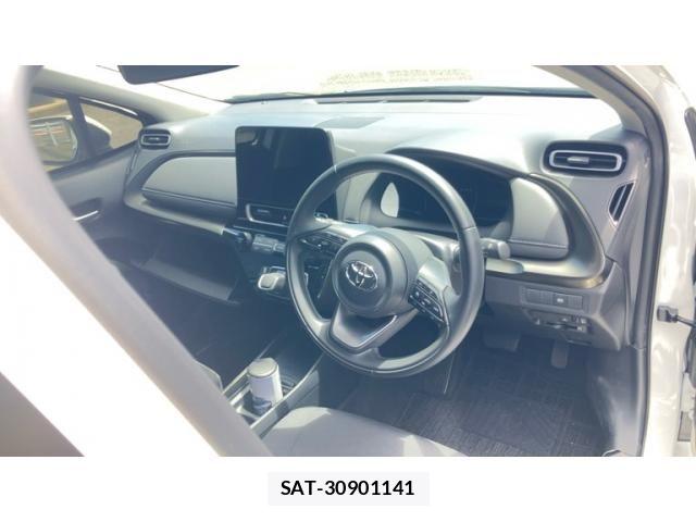 Toyota AQUA 2022-11 8371418-18