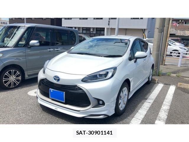 Toyota AQUA 2022-11 8371418-1