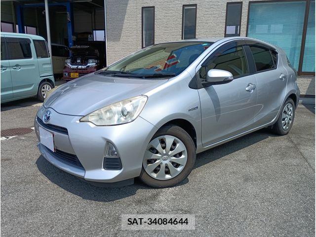 Toyota AQUA 2013-07 8371429-0