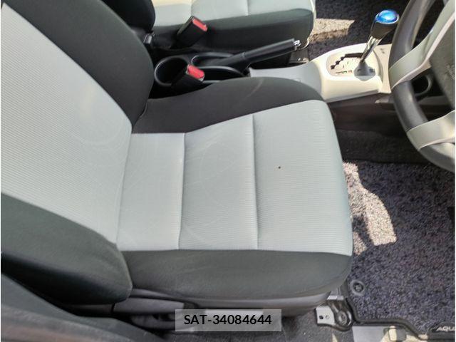 Toyota AQUA 2013-07 8371429-9