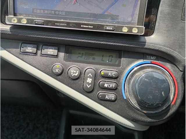 Toyota AQUA 2013-07 8371429-15