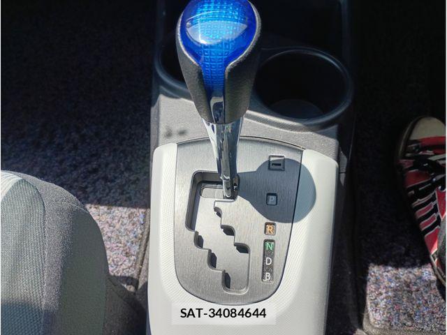 Toyota AQUA 2013-07 8371429-16