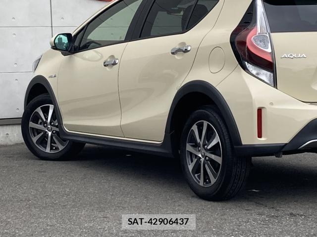Toyota AQUA 2019-09 8371420-15