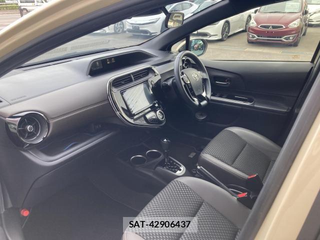 Toyota AQUA 2019-09 8371420-23