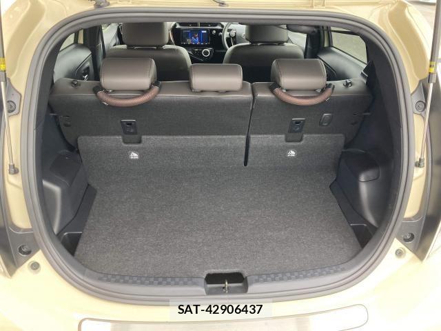 Toyota AQUA 2019-09 8371420-26