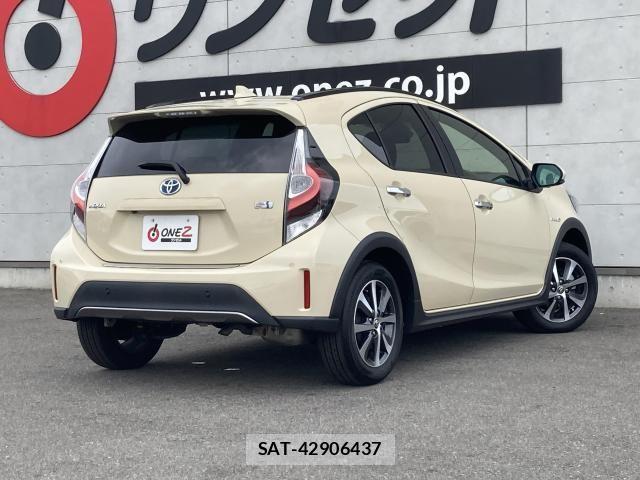 Toyota AQUA 2019-09 8371420-2