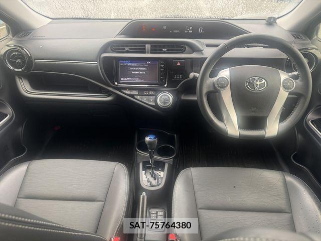 Toyota AQUA 2016-01 8371428-16