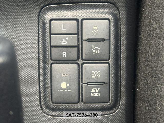 Toyota AQUA 2016-01 8371428-25