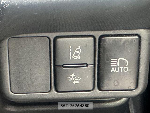 Toyota AQUA 2016-01 8371428-26