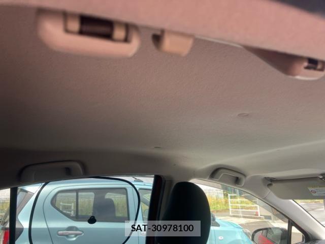 Toyota AQUA 2013-02 8371435-11