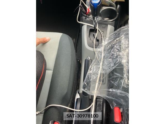 Toyota AQUA 2013-02 8371435-23