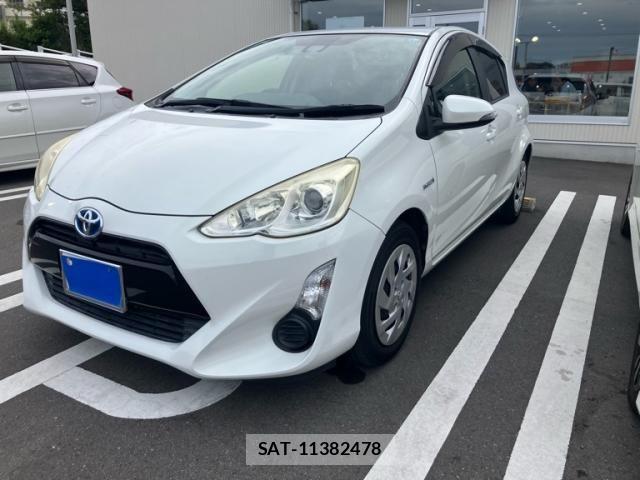 Toyota AQUA 2017-02 8411197-0