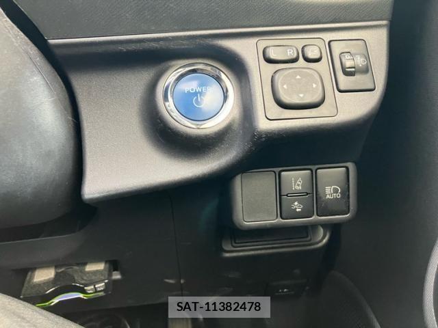 Toyota AQUA 2017-02 8411197-18