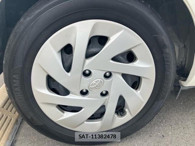 Toyota AQUA 2017-02 8411197-7