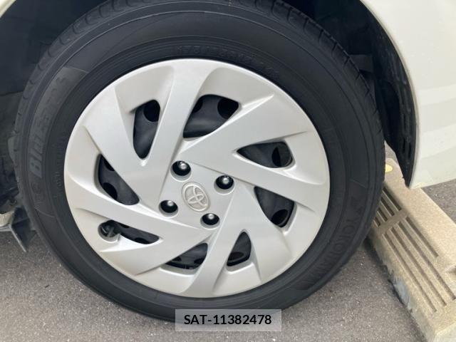 Toyota AQUA 2017-02 8411197-8