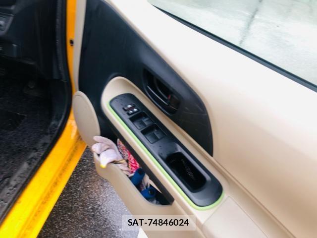 Toyota AQUA 2012-02 8411229-11