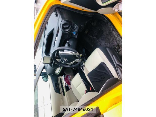 Toyota AQUA 2012-02 8411229-7