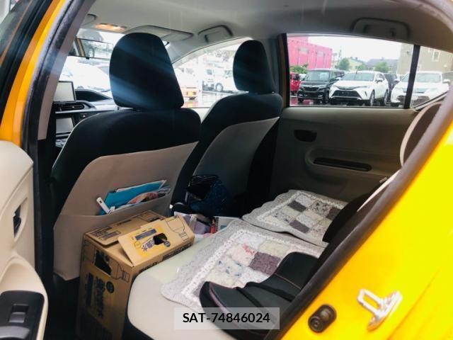 Toyota AQUA 2012-02 8411229-8