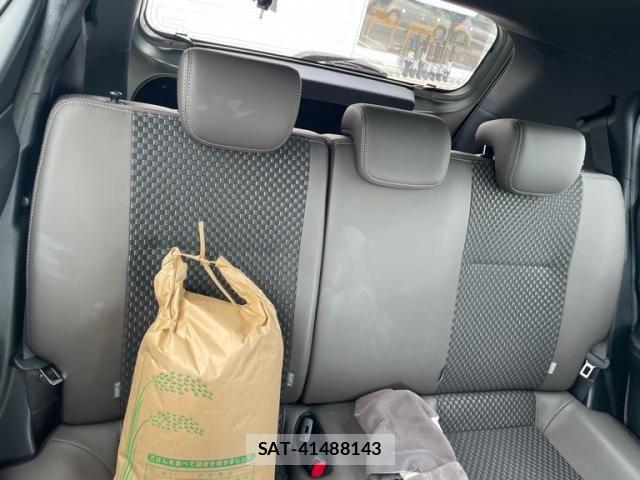 Toyota AQUA 2019-01 8411191-12