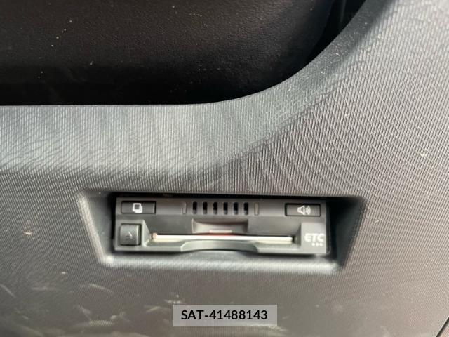 Toyota AQUA 2019-01 8411191-13