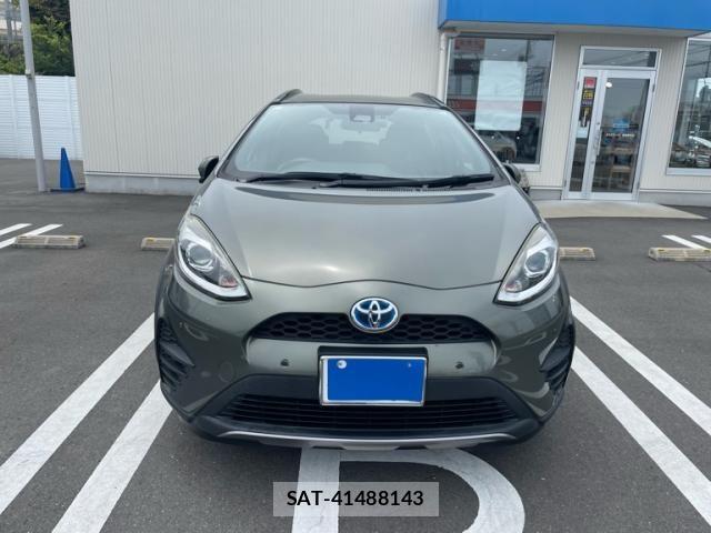 Toyota AQUA 2019-01 8411191-1
