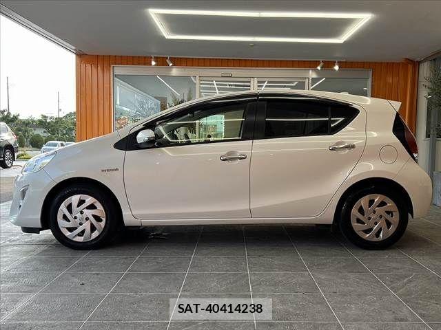 Toyota AQUA 2016-11 8411194-10