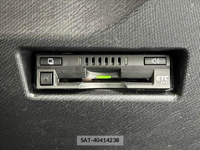 Toyota AQUA 2016-11 8411194-6