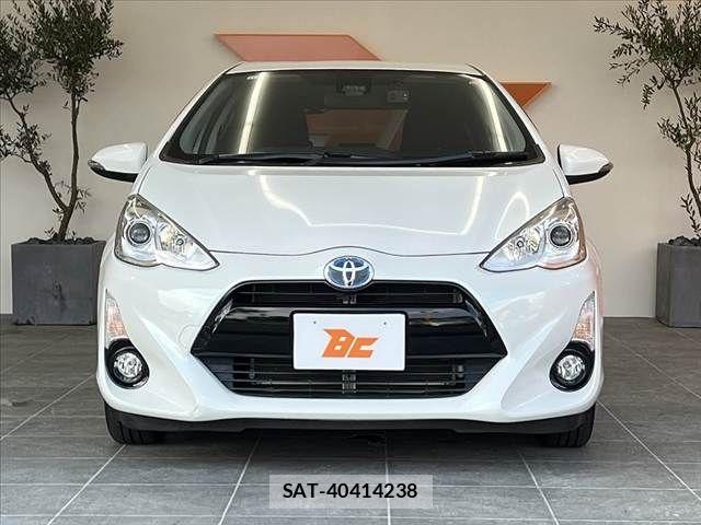 Toyota AQUA 2016-11 8411194-8