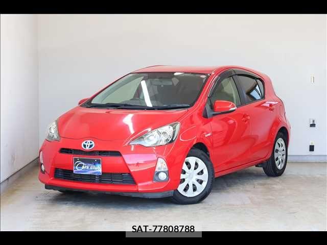 Toyota AQUA 2012-07 8411206-0