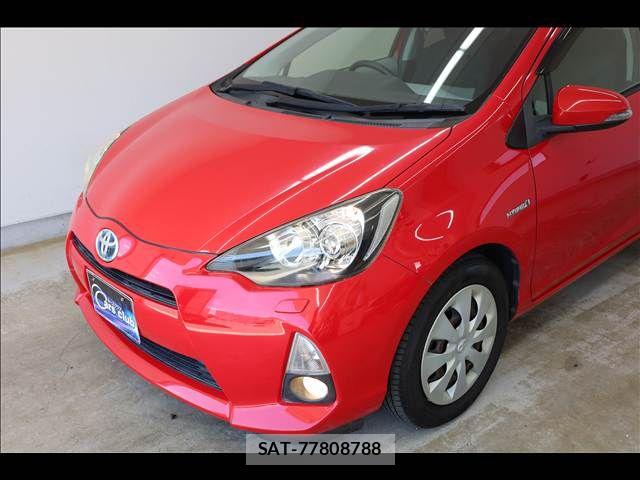 Toyota AQUA 2012-07 8411206-12