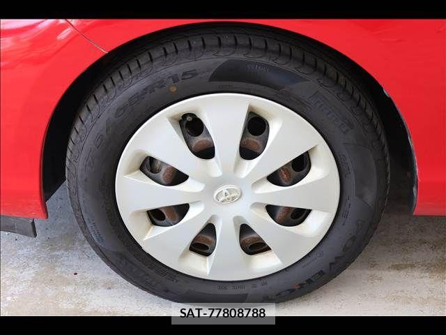 Toyota AQUA 2012-07 8411206-13