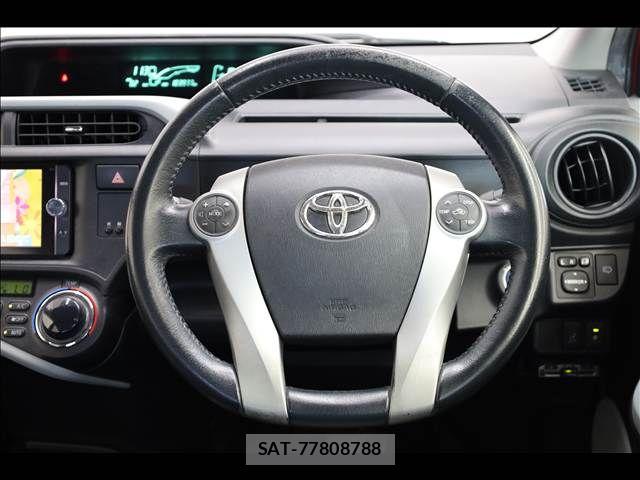 Toyota AQUA 2012-07 8411206-14