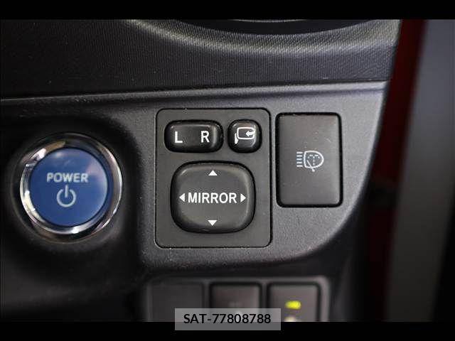 Toyota AQUA 2012-07 8411206-15