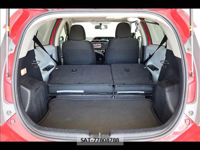 Toyota AQUA 2012-07 8411206-18