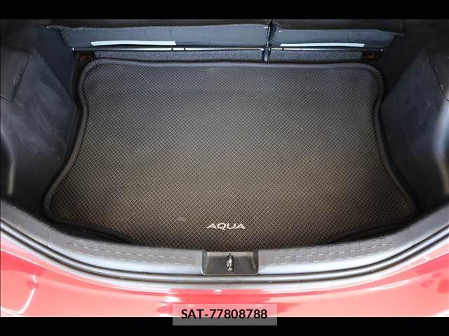 Toyota AQUA 2012-07 8411206-19